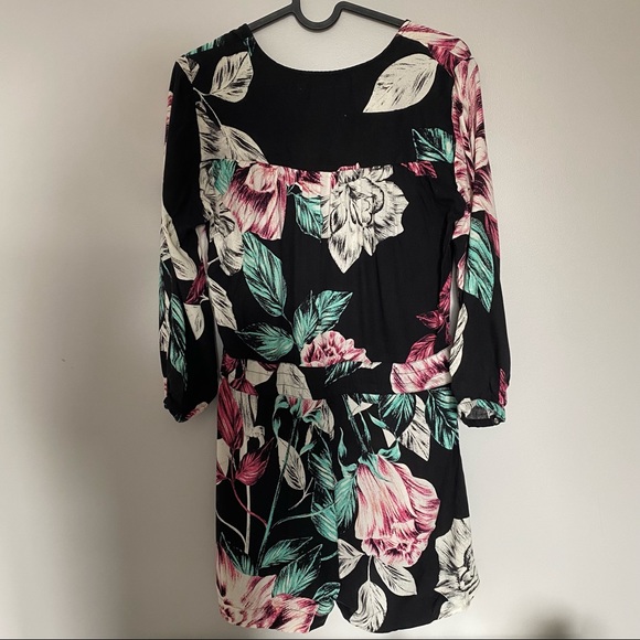 Kendall & Kylie // Floral Tie-Waist Romper - Picture 5 of 11